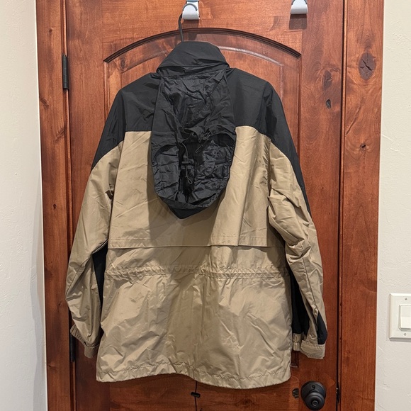 Men's Black and Tan Jacket - Picture 3 of 7